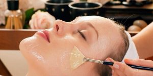 Chemical Peel-hydrates the skin and peels the outermost old layer
